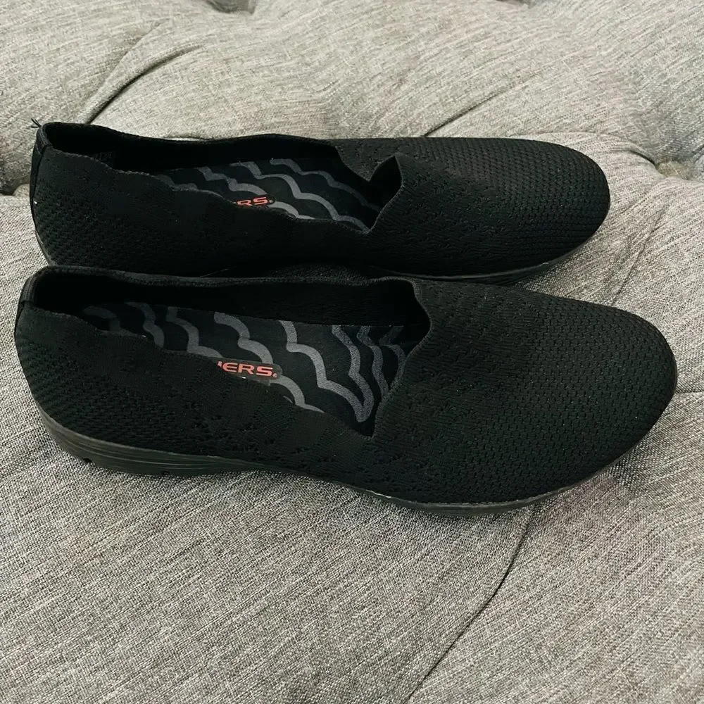 Skechers Classic Fit‎ Memory Foam Slip On Size 9.5